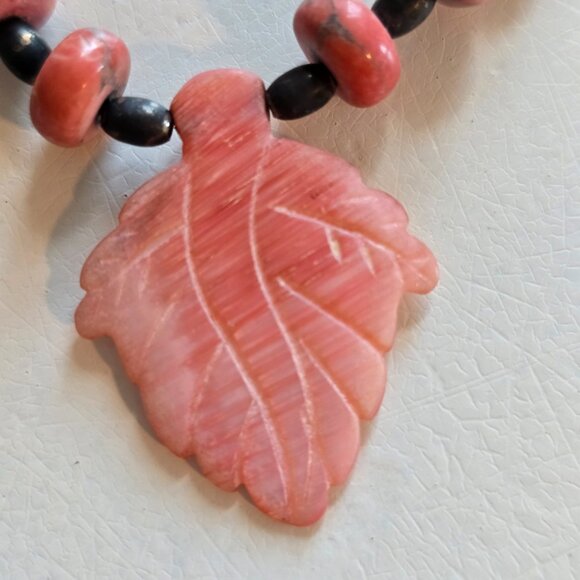 Natural Pink Rhodochrosite Etched Leaf Stone Beaded Necklace 15" - Picture 4 of 15